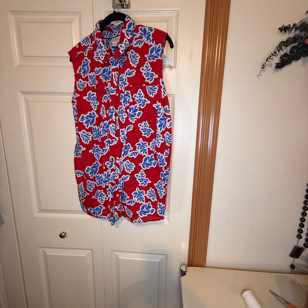 *St. John’s Bay Red and Blue Floral Sleeveless Shirt - 2X